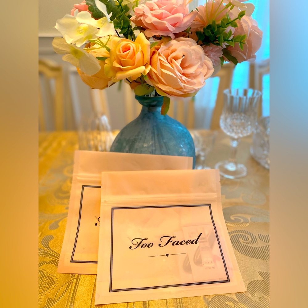 Too faced sample bags with gift